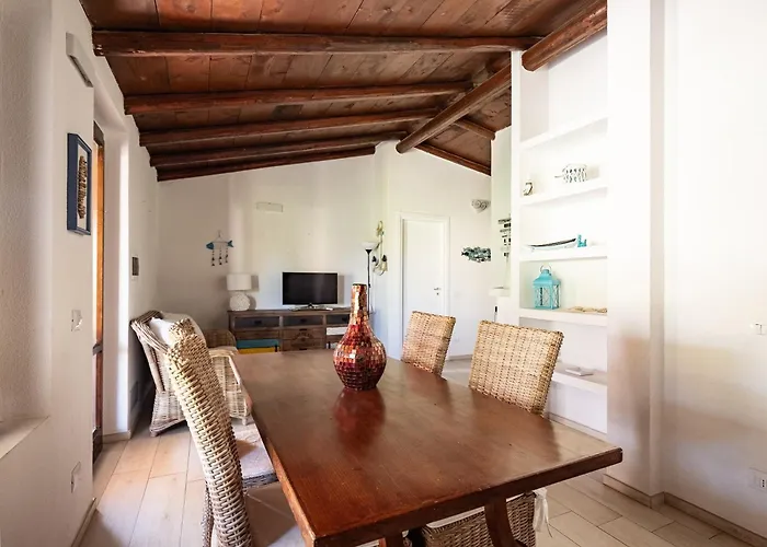 Casa Linda 100m From The Villa Muravera